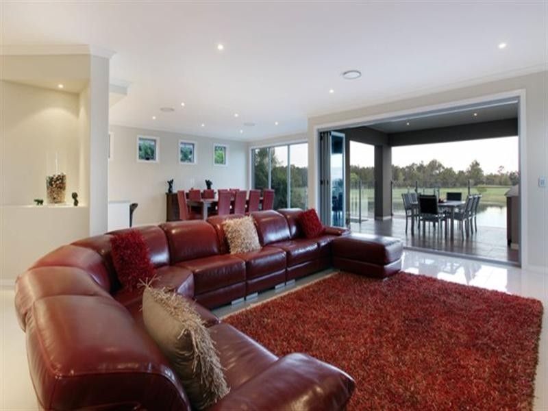 2 Lakelands Drive, Merrimac QLD 4226