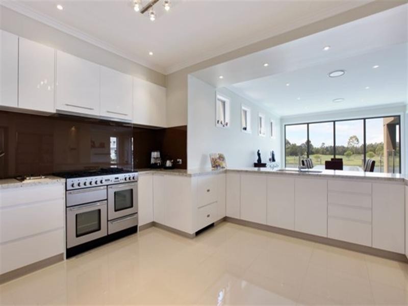 2 Lakelands Drive, Merrimac QLD 4226