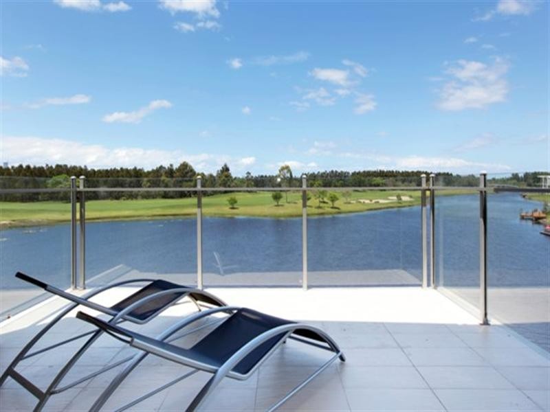 2 Lakelands Drive, Merrimac QLD 4226