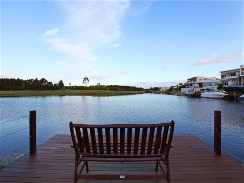 2 Lakelands Drive, Merrimac QLD 4226