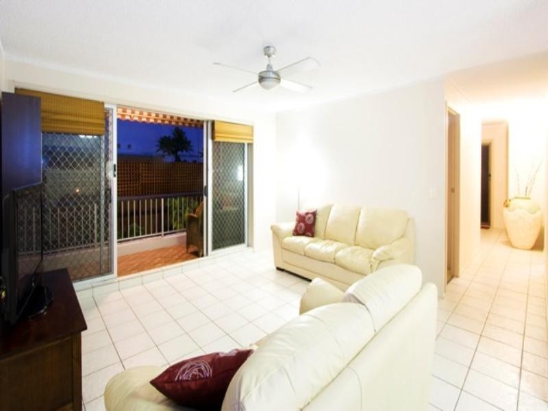 2 ‘Elouera Place’, 17 Second Avenue, Broadbeach QLD 4218