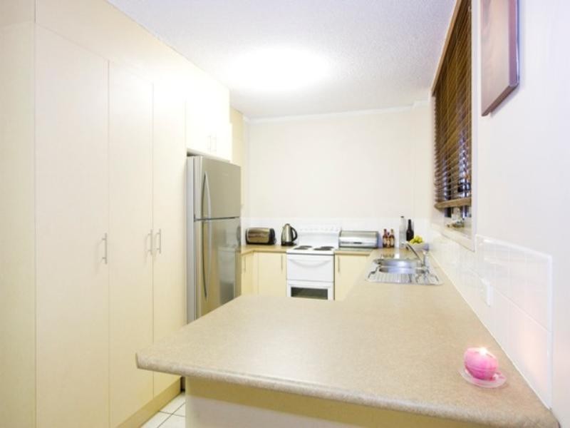 2 ‘Elouera Place’, 17 Second Avenue, Broadbeach QLD 4218