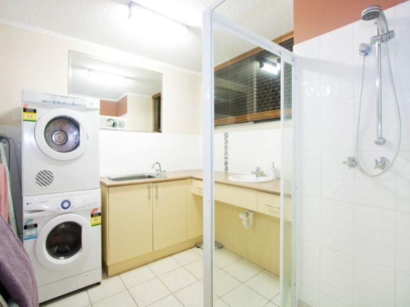 2 ‘Elouera Place’, 17 Second Avenue, Broadbeach QLD 4218