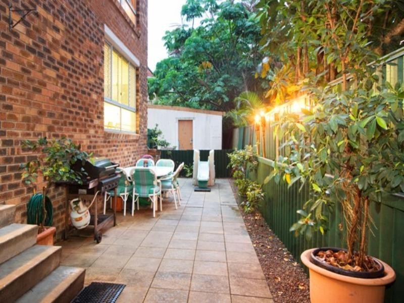 2 ‘Elouera Place’, 17 Second Avenue, Broadbeach QLD 4218