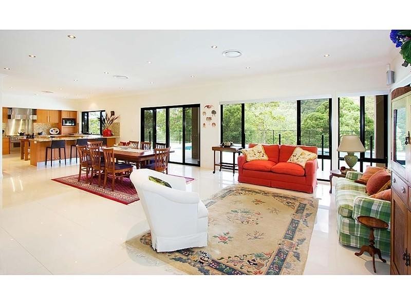 627 Bonogin Road, Bonogin QLD 4213