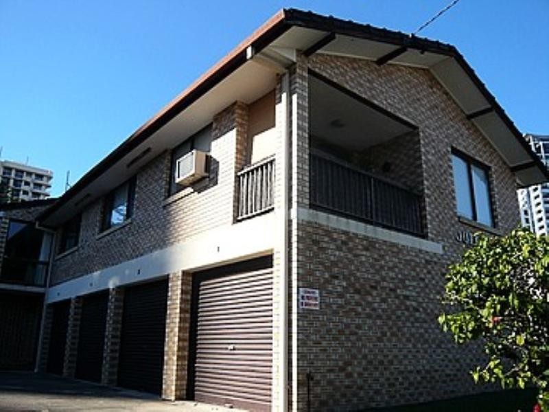 1/11 Jubilee Avenue, Broadbeach QLD 4218