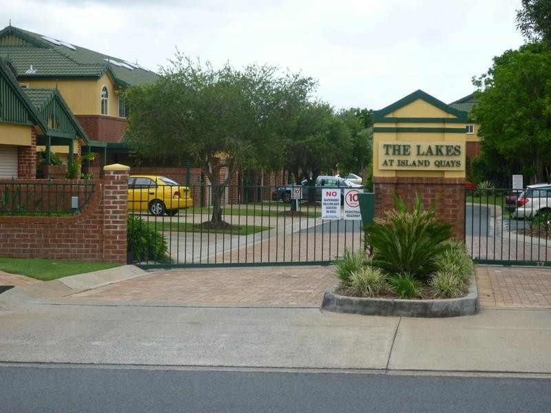 Clear Island Waters QLD 4226