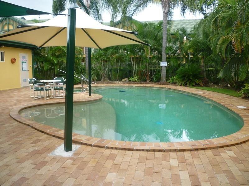 Clear Island Waters QLD 4226