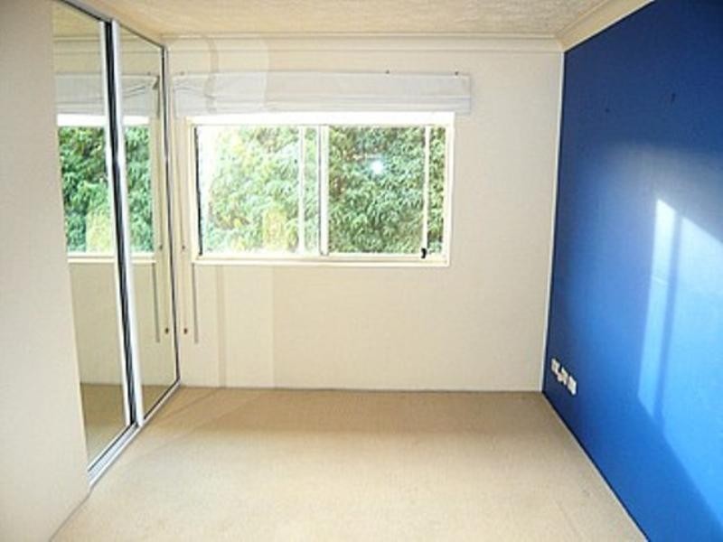 12/21 ‘Hutton Apartments’ Bullimah Avenue,, Burleigh Heads QLD 4220