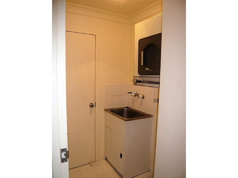12/21 ‘Hutton Apartments’ Bullimah Avenue,, Burleigh Heads QLD 4220