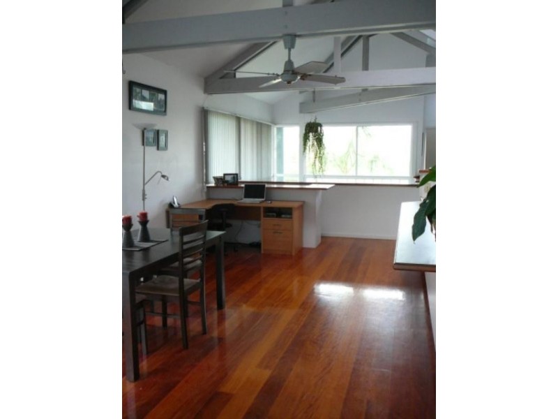 19 Ocean Street, Mermaid Beach QLD 4218