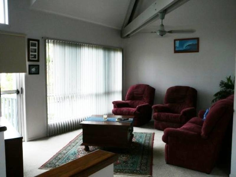 19 Ocean Street, Mermaid Beach QLD 4218