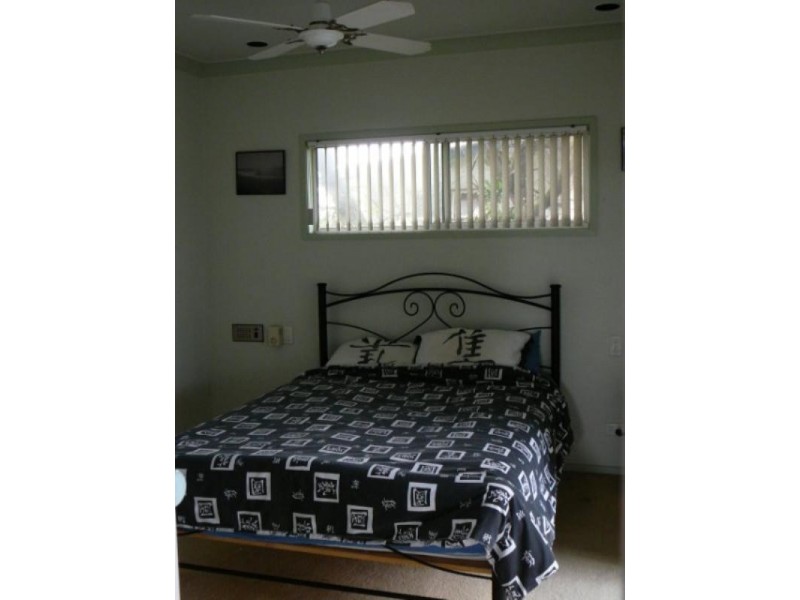 19 Ocean Street, Mermaid Beach QLD 4218