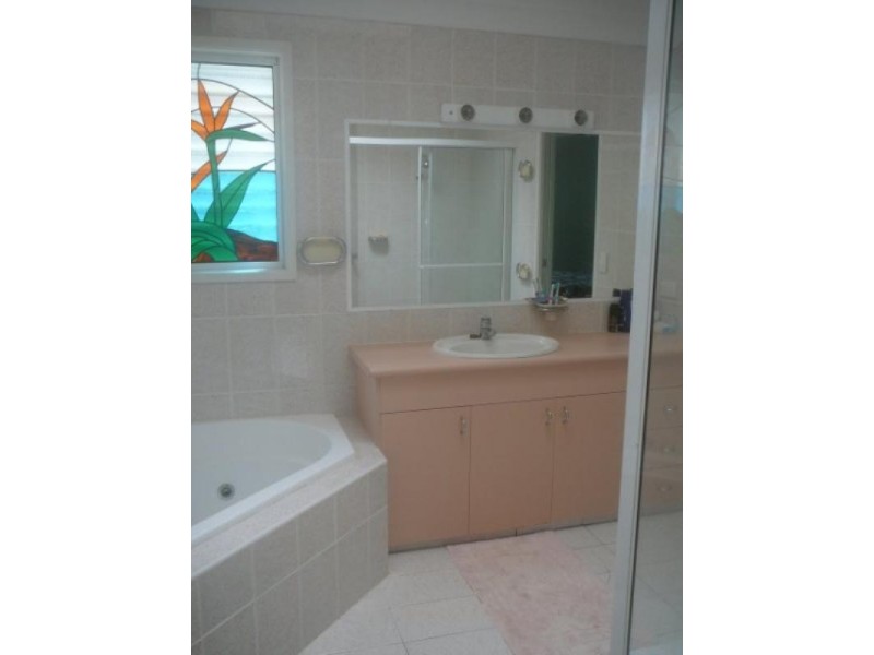 19 Ocean Street, Mermaid Beach QLD 4218