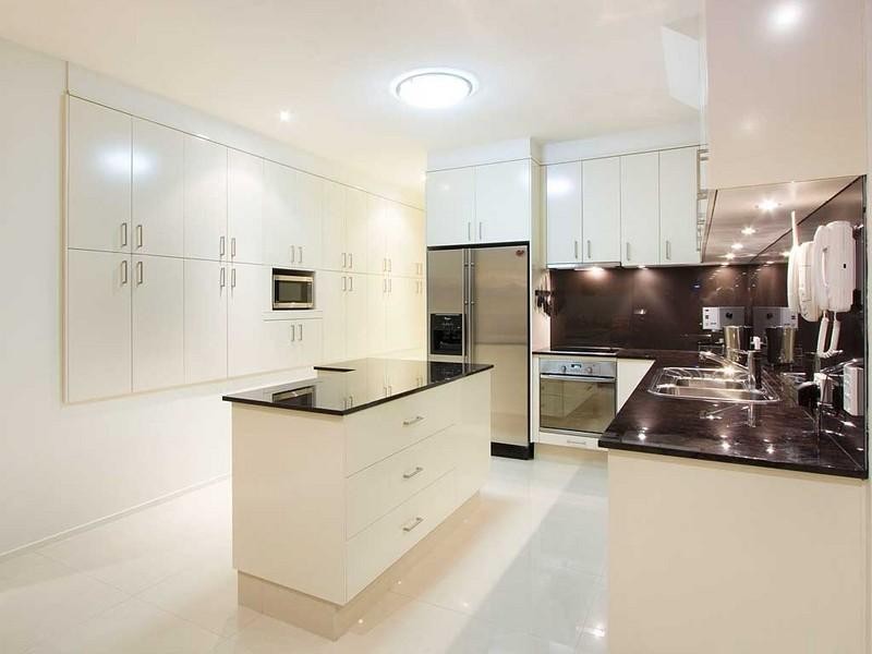 8 Melinda Street, Southport QLD 4215