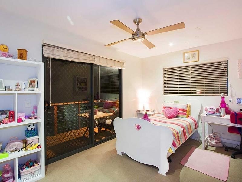 8 Melinda Street, Southport QLD 4215