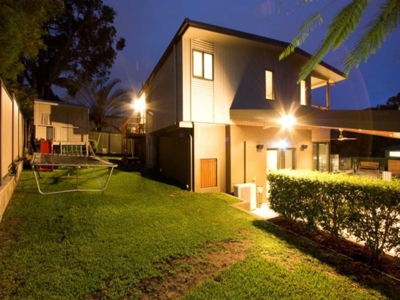 8 Melinda Street, Southport QLD 4215