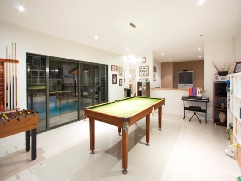 8 Melinda Street, Southport QLD 4215