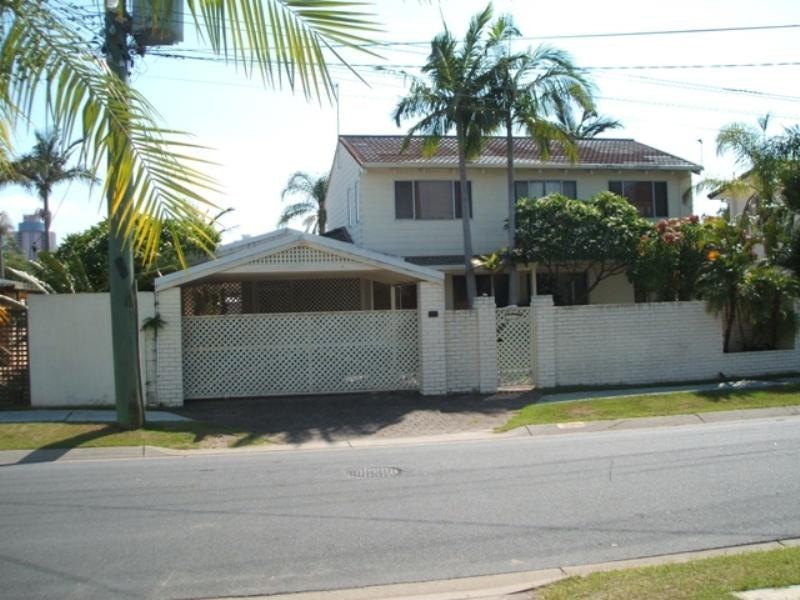 46 Allambi Avenue, Broadbeach Waters QLD 4218