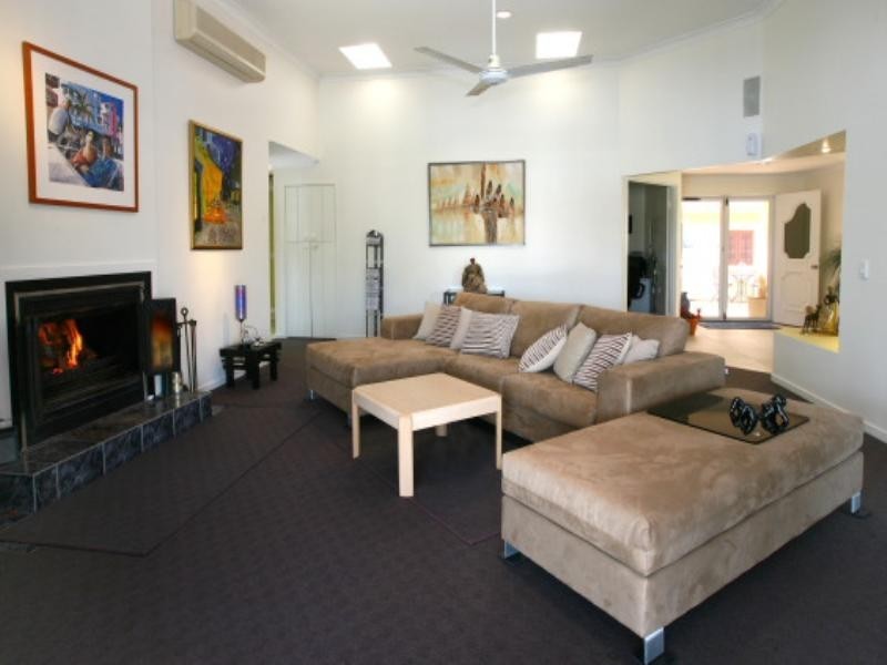 106 Upton Street, Bundall QLD 4217