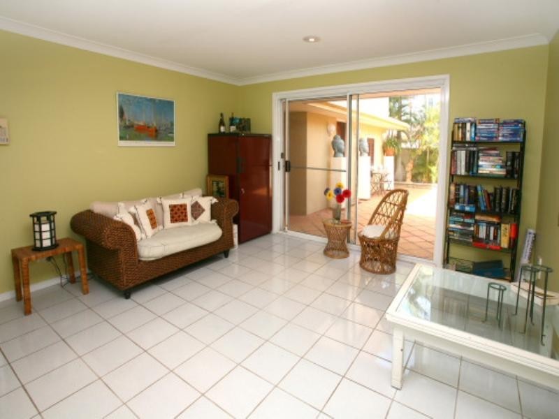 106 Upton Street, Bundall QLD 4217