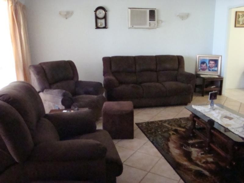 97 Crombie Avenue, Bundall QLD 4217