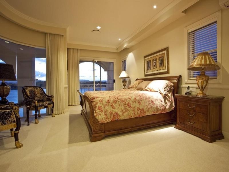 15 Istana View, Clear Island Waters QLD 4226