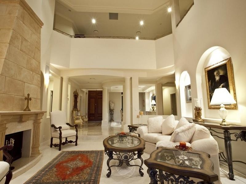 15 Istana View, Clear Island Waters QLD 4226