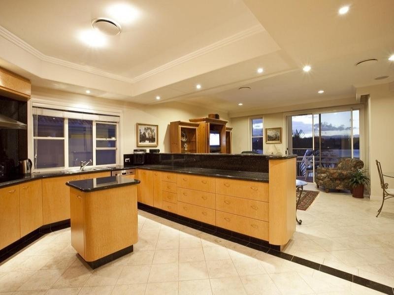 15 Istana View, Clear Island Waters QLD 4226