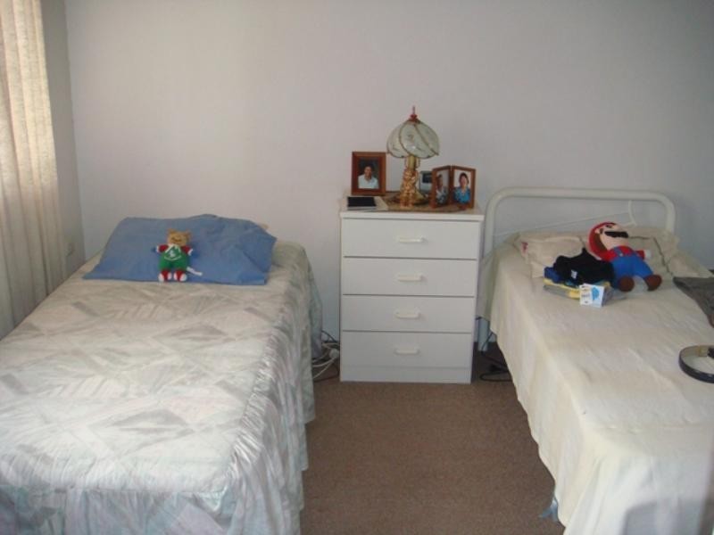 2/5 Rosewood Avenue, Broadbeach QLD 4218