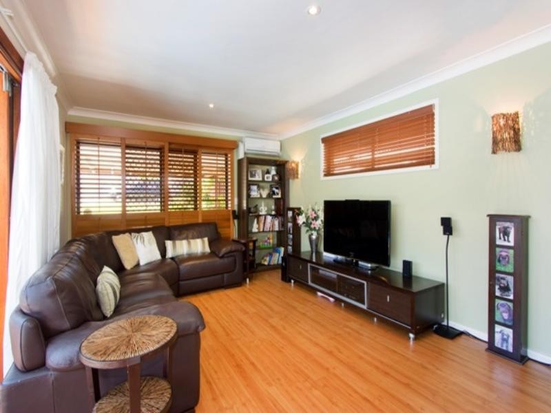 22 Petrel Avenue, Mermaid Beach QLD 4218