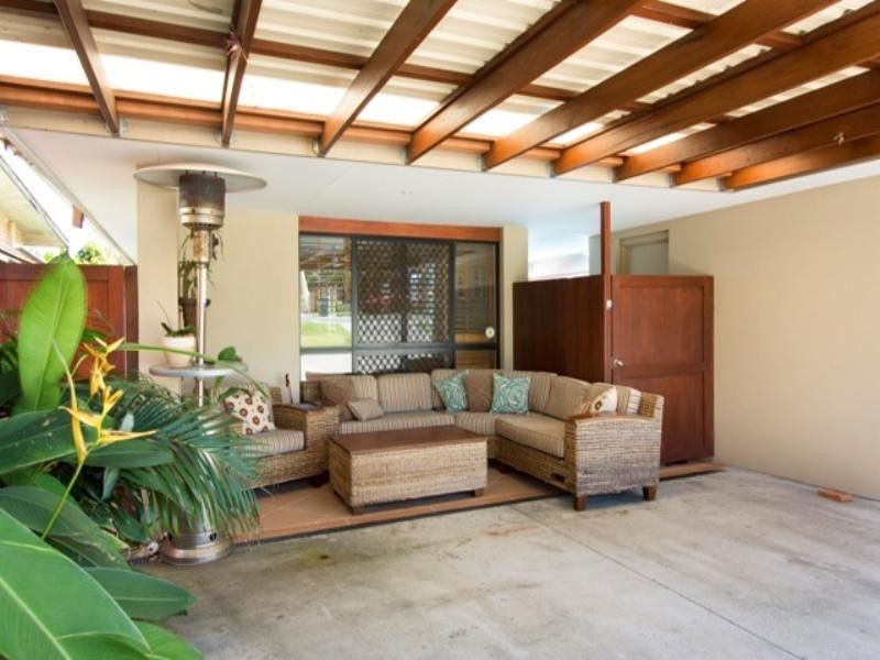 22 Petrel Avenue, Mermaid Beach QLD 4218