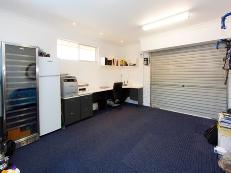 22 Petrel Avenue, Mermaid Beach QLD 4218