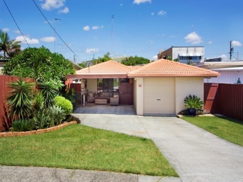22 Petrel Avenue, Mermaid Beach QLD 4218