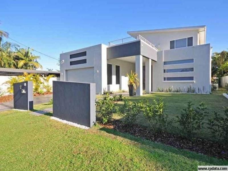 12 Moana Park Avenue, Broadbeach QLD 4218