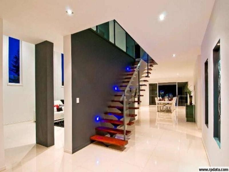 12 Moana Park Avenue, Broadbeach QLD 4218