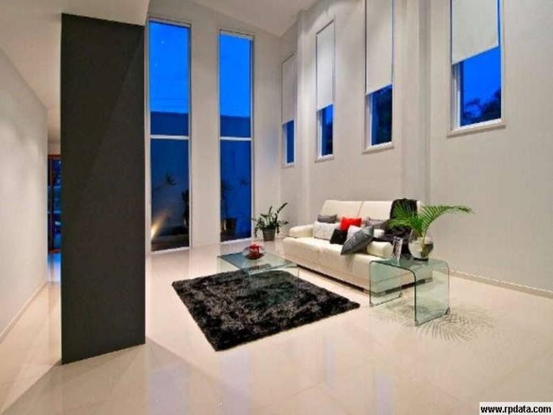 12 Moana Park Avenue, Broadbeach QLD 4218