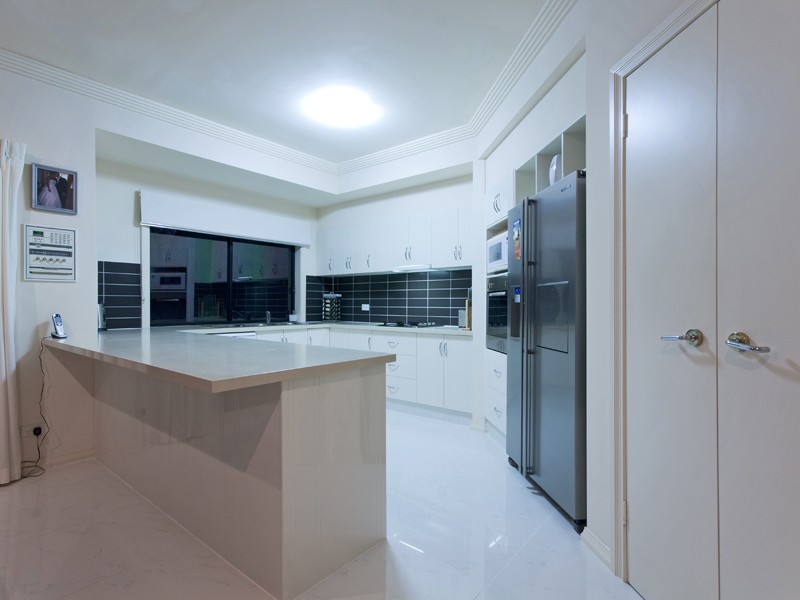 Clear Island Waters QLD 4226