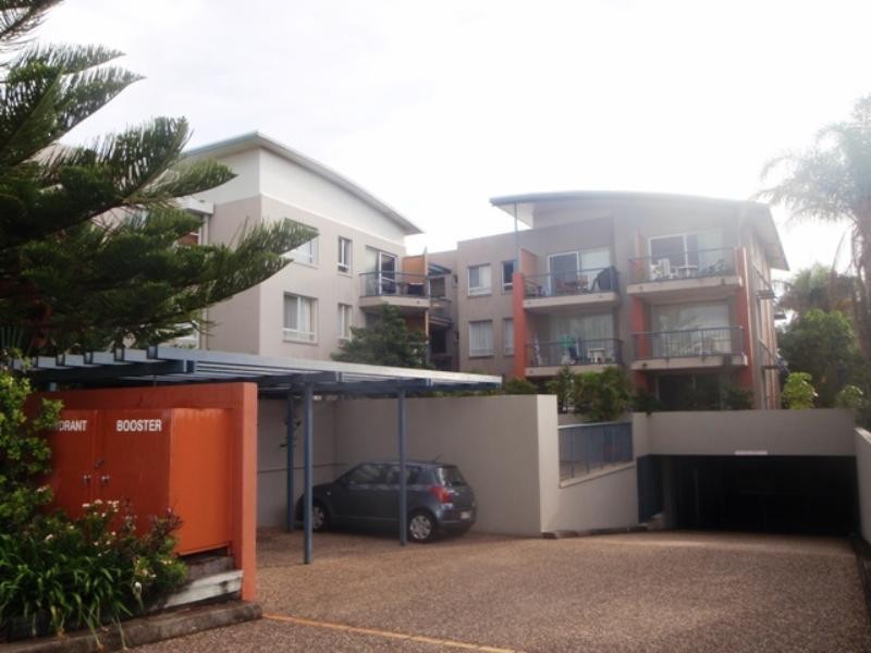 8/98 Petrel Avenue, Mermaid Beach QLD 4218