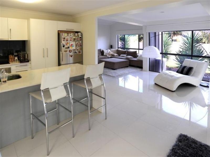 1 Songbird Place, Burleigh Waters QLD 4220