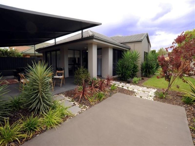 1 Songbird Place, Burleigh Waters QLD 4220