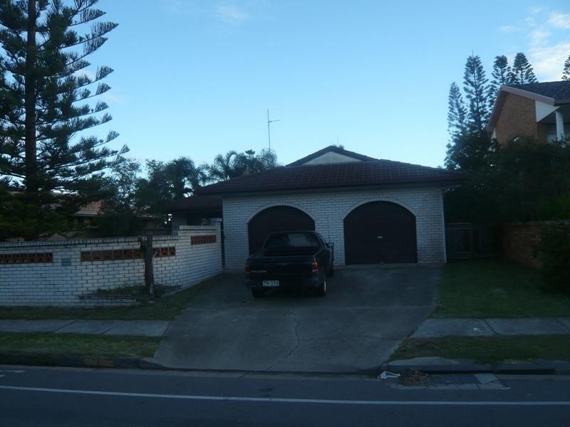 76 Markeri Street, Mermaid Waters QLD 4218