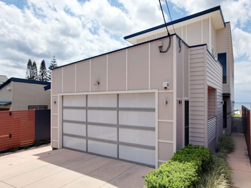 261 Jefferson Lane, Palm Beach QLD 4221
