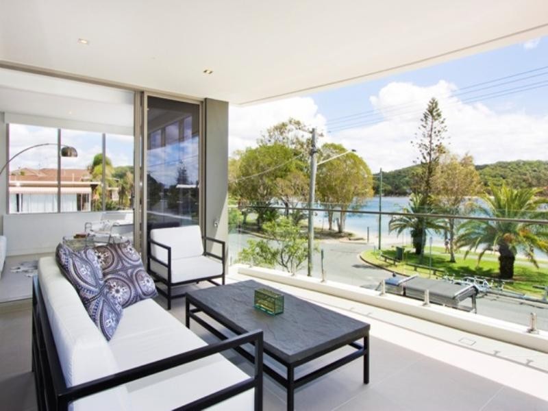 8 Murlong Crescent, Palm Beach QLD 4221