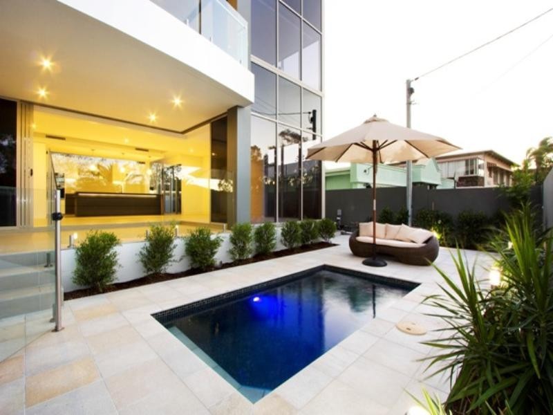 8 Murlong Crescent, Palm Beach QLD 4221