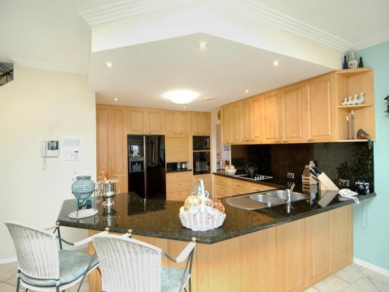 Clear Island Waters QLD 4226