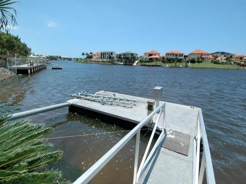 Clear Island Waters QLD 4226