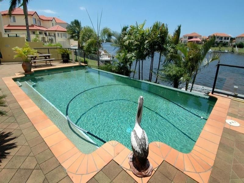 Clear Island Waters QLD 4226