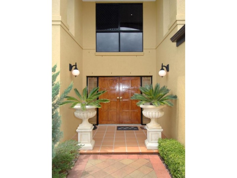 Clear Island Waters QLD 4226