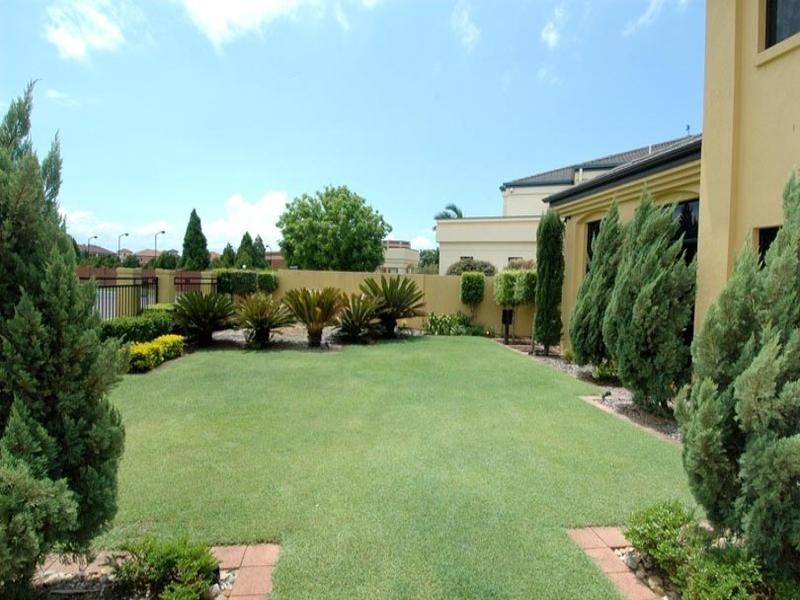 Clear Island Waters QLD 4226